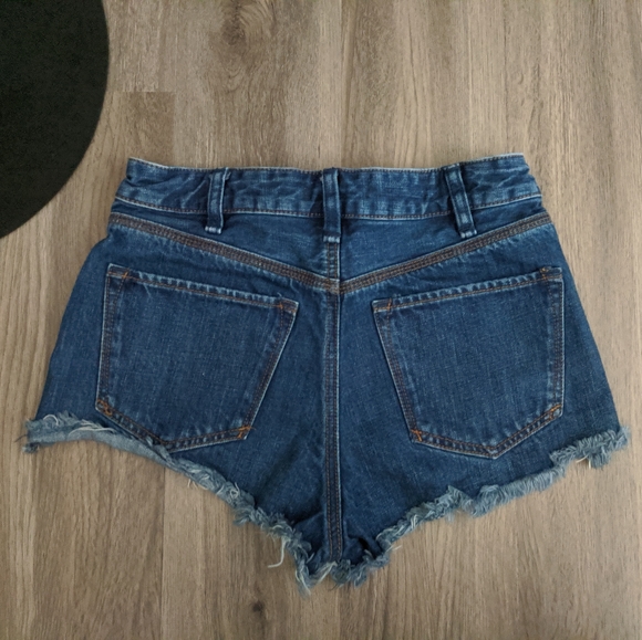 Free People Button Fly Distressed Jean Shorts 26 - Picture 3 of 7